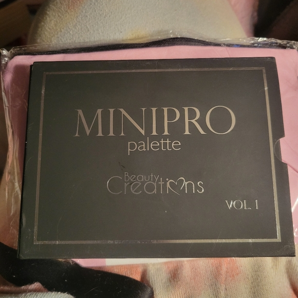 Make up pallette - Picture 2 of 4